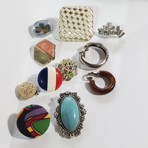 Vtg craftets lot of 11 Earrings clip-on post screwback - Picture 1 of 10